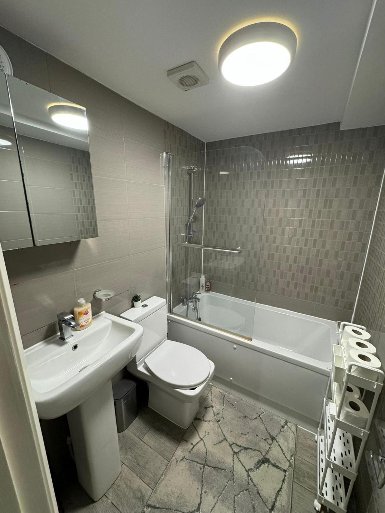 Cozy Two Bedroom Apartment Sleeps 6 Near Camden Market Hw10 伦敦 外观 照片